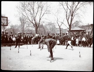 Ragazzi in attesa del colpo di partenza in una gara nel Giorno dell